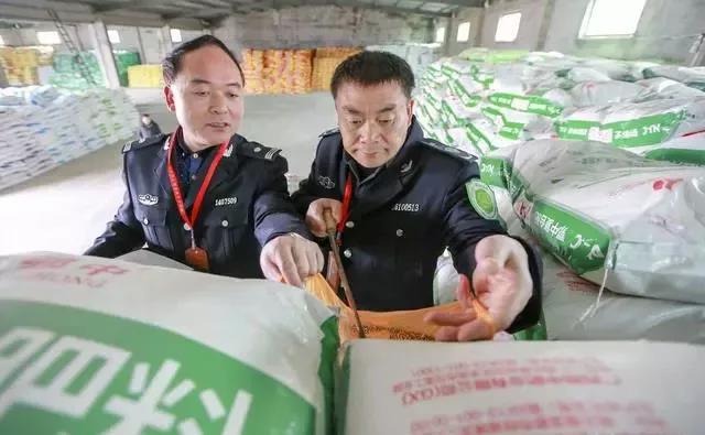 注意!农民朋友不要上当,这种肥料已经被曝光